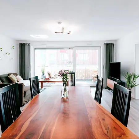 アパート Gruene Wohnoase - Stilvoll - Balkonidylle - Zentrum ノイヴィート